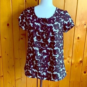 LAST CHANCE Merona black and white floral shirt, pleats detail